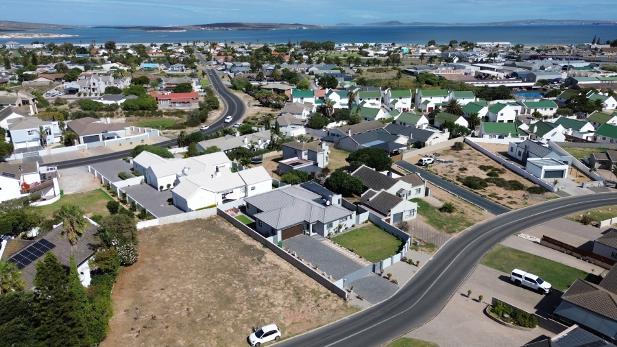 4 Bedroom Property for Sale in Country Club Western Cape